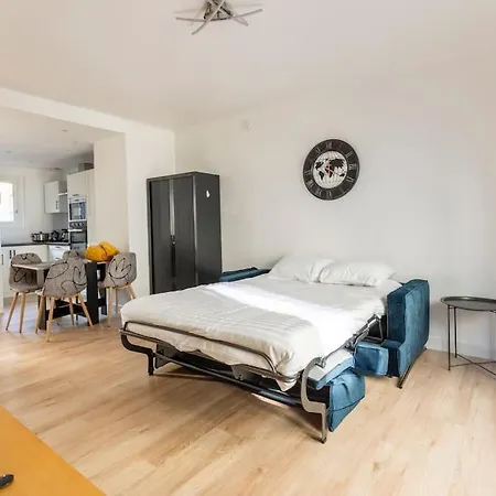 Chez Fitia T2 A Centre