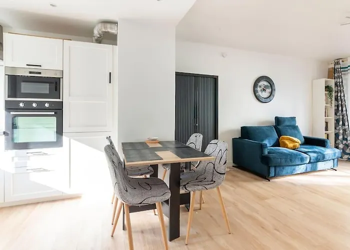 Chez Fitia T2 A Centre